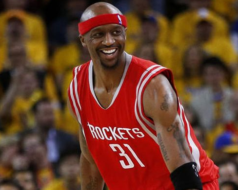 战三镇替补出场，依木兰完成山东泰山一线队首秀（依木兰对阵三镇替补登场，完成山东泰山一线队处子秀）