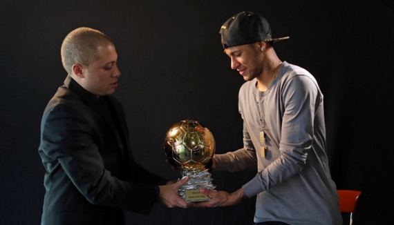 篮球湖人球员连续三场得分上双（湖人球员三连场得分上双）