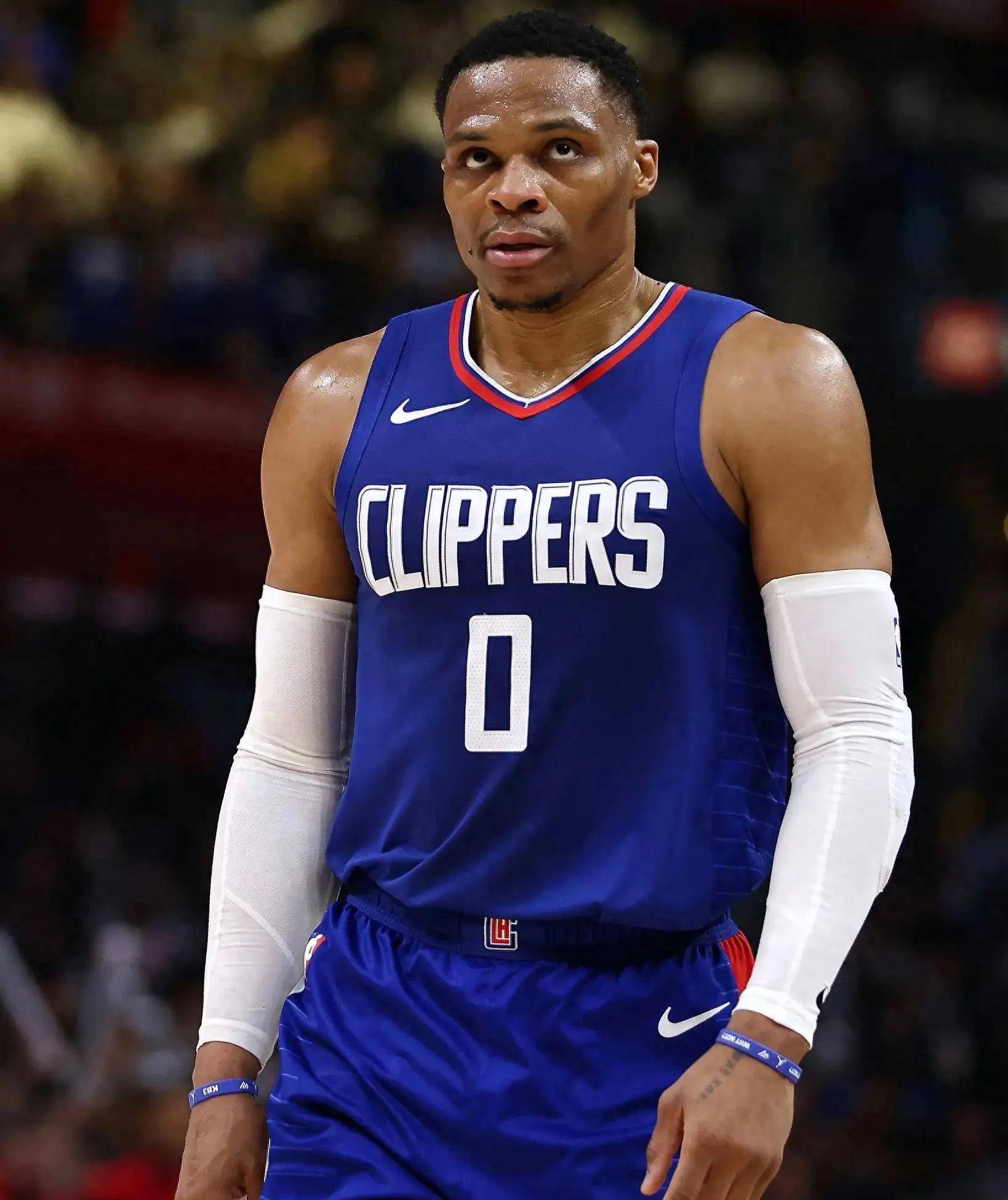 DV9：不满意平局，我们踢得比葡体更好；留队？我专注于现在（DV9：不满平局，自评发挥胜过葡体；去留？我只专注当下）