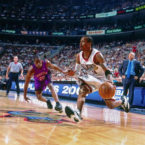 ATP以辛卡强强对话结束2025赛季，辛纳一战追平六位网坛传奇纪录（ATP 2025赛季收官上演辛卡巅峰对决，辛纳一战追平六位网坛传奇纪录）