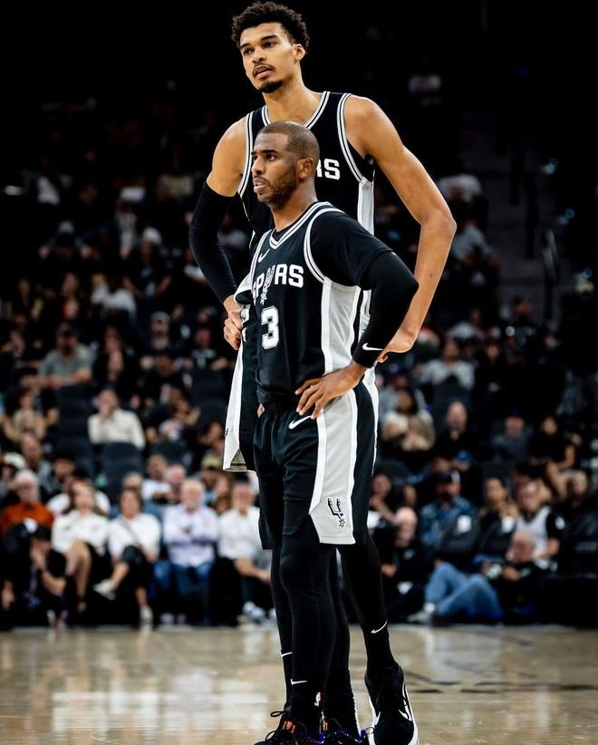 欧冠进球榜更新：梅西连续破门,（欧冠射手榜再更新：梅西连场建功）