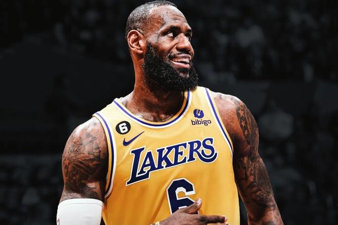 公牛和步行者首节0罚球&1犯规，而第二节共计11次罚球&11次犯规（公牛与步行者首节零罚仅1犯，次节合计11罚11犯）