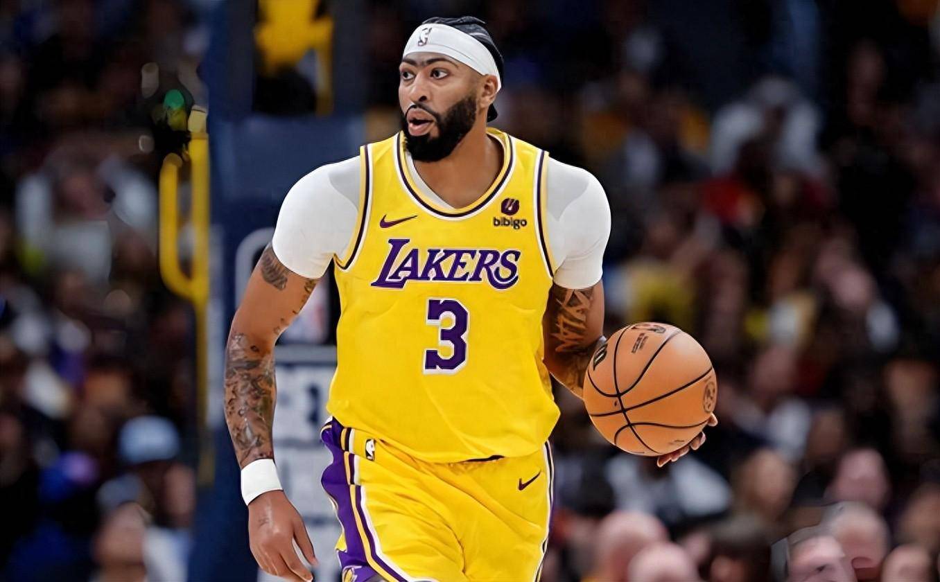 送别队长，浙江球迷打出两幅tifo致敬弗兰克（队长告别夜，浙江球迷以双TIFO致敬弗兰克）