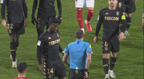 足球中超多名老将宣布退役，时代落幕