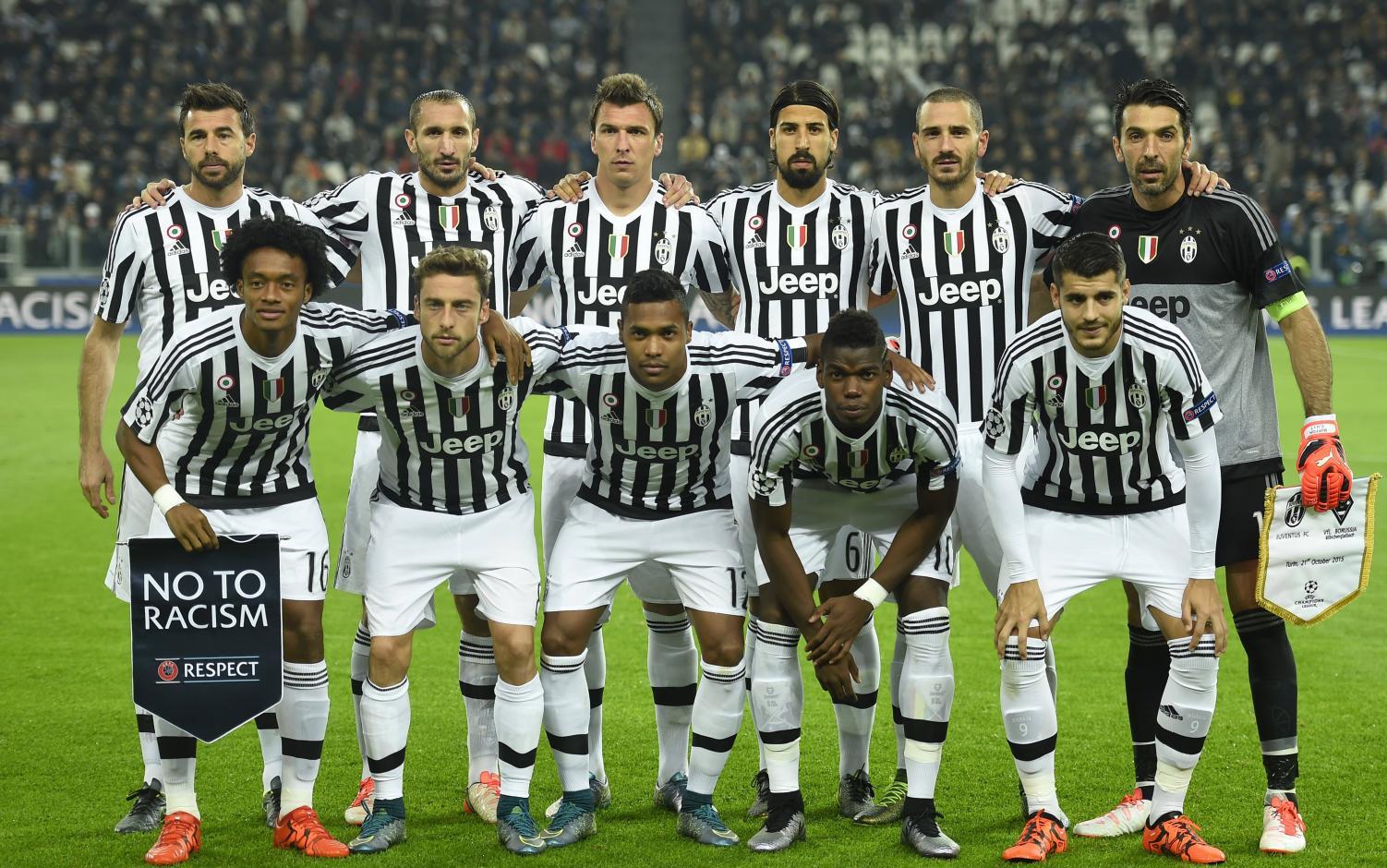 足球欧冠小组榜首争夺白热化（欧冠各组头名争夺战愈演愈烈）