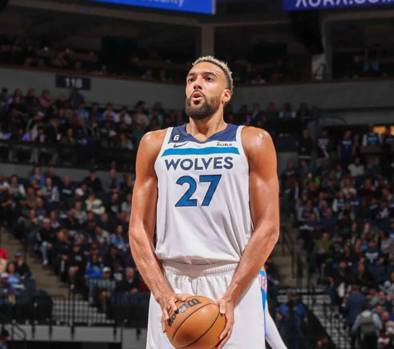 中超转会市场：广州队签下外援,（广州队完成外援签约：中超转会新进展）